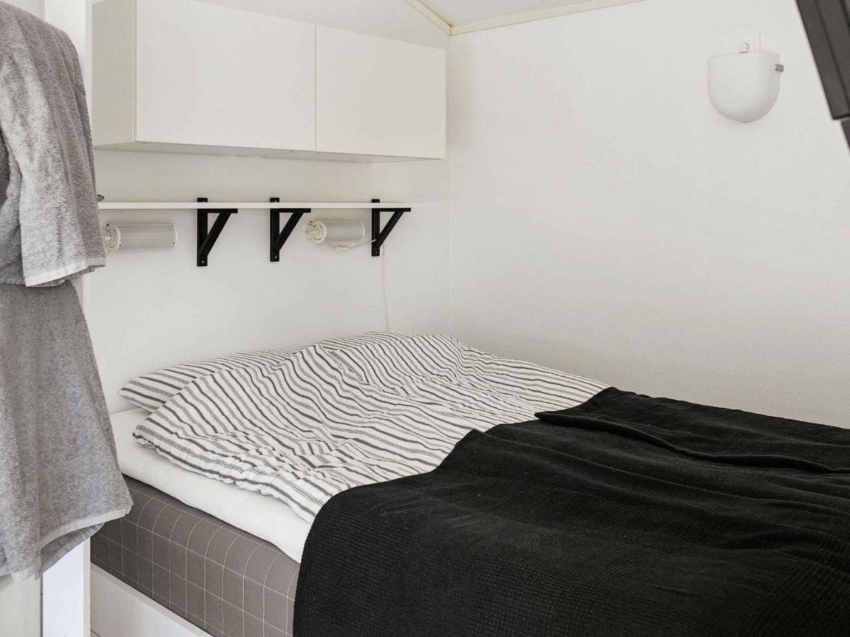 4 Person Holiday Home In Sk Rhamn Skärhamn Zimmer foto